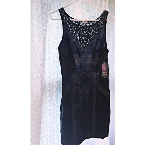 Crushed Velvet and Lace Body-con Winter Dress - Picture 2 of 6